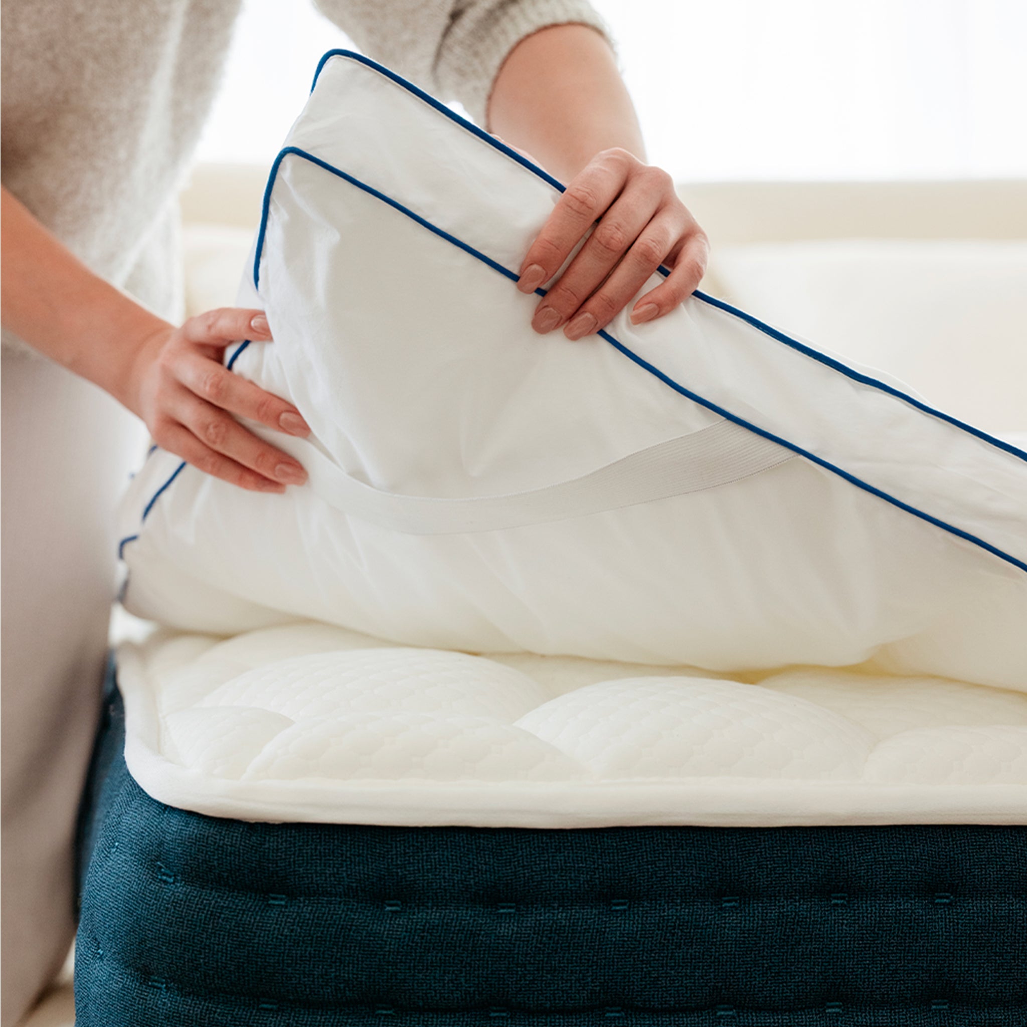 Jade Hybrid Pack 26 cm Memory Foam + Cloud Mattress Topper